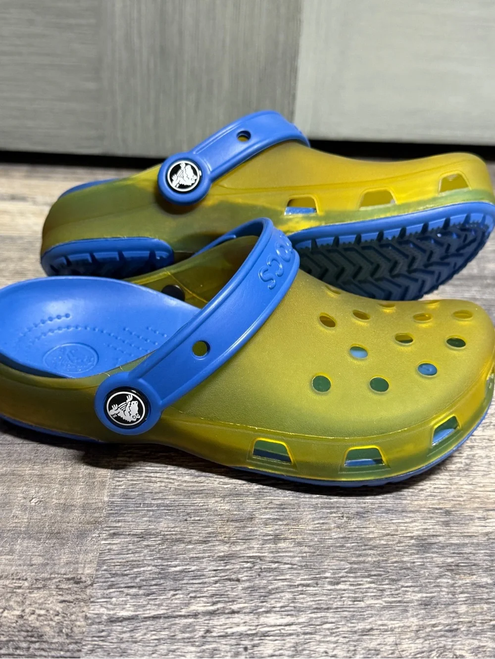 CROCS unique pair
